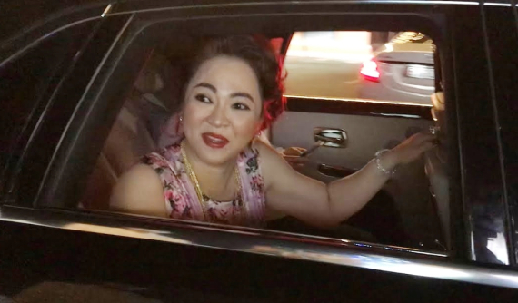 Bộ sưu tập xe siêu sang toàn Rolls-Royce và Bentley của nữ doanh nhân Nguyễn Phương Hằng