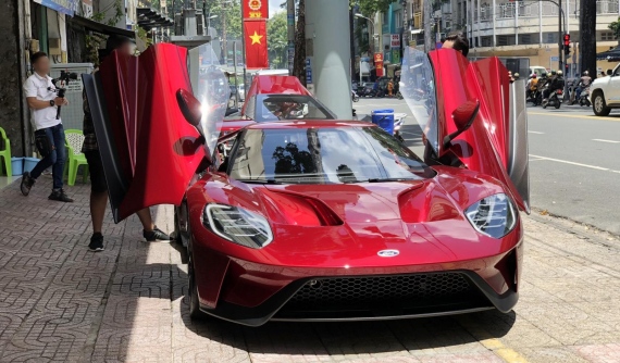 Soi diện mạo siêu xe triệu đô Ford GT thế hệ mới đầu tiên về nước