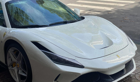 Siêu xe mui trần Ferrari F8 Spider thứ 3 âm thầm được mang về Việt Nam