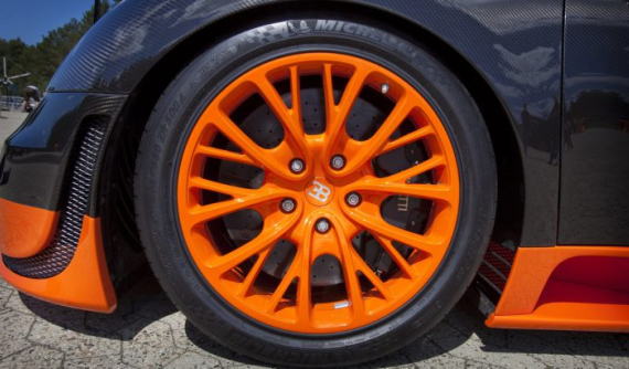 Top 5 lốp xe đắt một cách khủng khiếp, loại đắt nhất còn hơn cả một chiếc Rolls-Royce