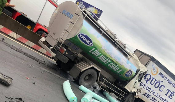 Video quay hiện trường vụ tai nạn liên hoàn trên cầu Cần Thơ khiến 1 tài xế tử vong