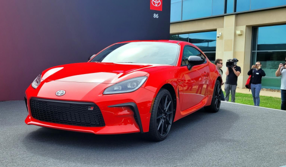 Toyota GR 86 2022 trình làng: Xứng danh xe thể thao với ngoại hình mới và động cơ mạnh mẽ hơn