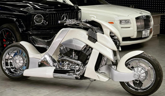 "Bạch mã" V-Rex Travertson hàng hiếm xuất hiện tại Sài thành