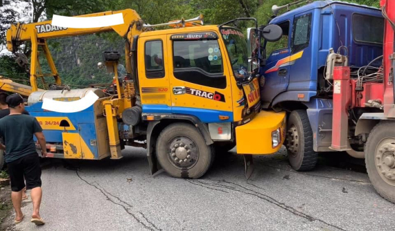 Video: Ô tô con Hyundai Grand i10 vượt ẩu, gây tai nạn liên hoàn trên đèo Mã Phục