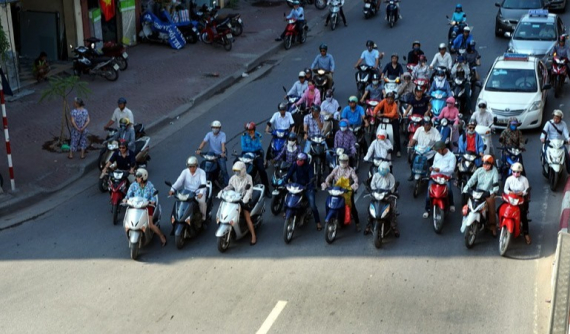 Dừng đèn đỏ dưới bóng râm trong trời nắng nóng có thể bị phạt 300.000 đồng