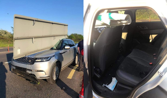 Biển báo giao thông đâm xuyên kính lái của chiếc Range Rover Velar trong vụ tai nạn như phim kinh dị