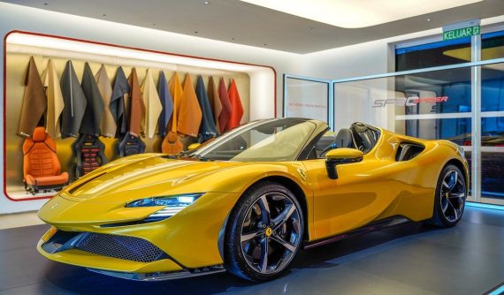 Ferrari SF90 Spider "nhăm nhe" về Việt Nam đã được giới thiệu tại Malaysia, giá từ 11,6 tỷ đồng