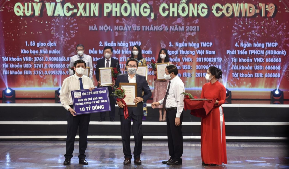 Toyota Việt Nam ủng hộ 10 tỷ đồng cho Quỹ Vắc-xin phòng Covid-19