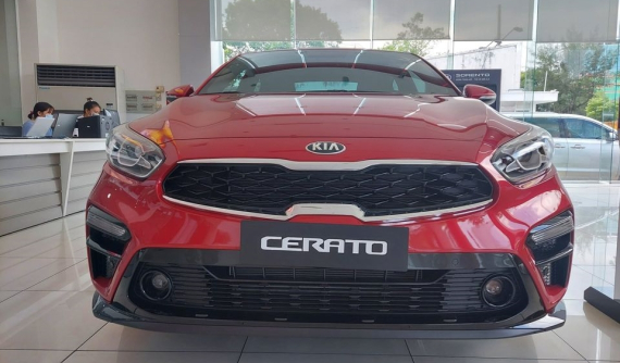 Đại lý giảm giá sốc cho Kia Cerato nhằm "nốc ao" Hyundai Elantra và Mazda 3 hay là đón "gió mới"