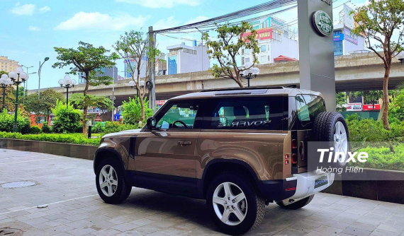 Land Rover Defender 90 chưa kịp ra mắt Việt Nam đã bán hết