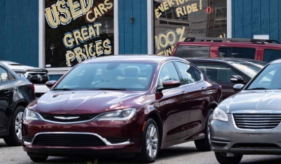 Xe mới khan hàng khiến giá xe cũ tiếp tục tăng cao đến mức lố bịch