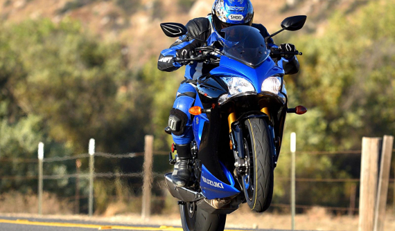 Hé lộ mẫu Sport touring mang kiểu dáng lạ lẫm mang tên Suzuki GSX-S1000T