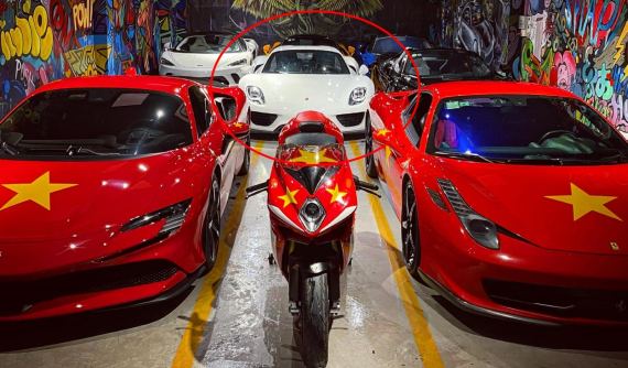 Siêu phẩm Porsche 918 Spyder bất ngờ quay trở lại garage bán siêu xe khiến dân tình ngỡ ngàng