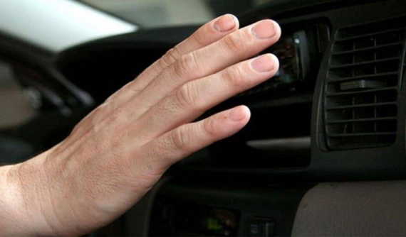Cần làm gì khi điều hòa ô tô không mát hoặc lâu mát?