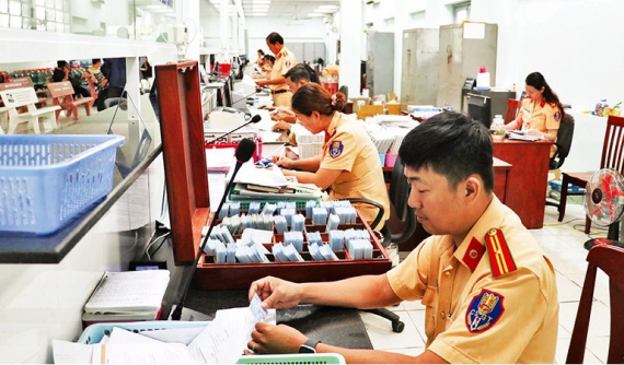 Phòng dịch Covid-19, CSGT TP.HCM tạm ngừng tiếp nhận đăng ký xe mới