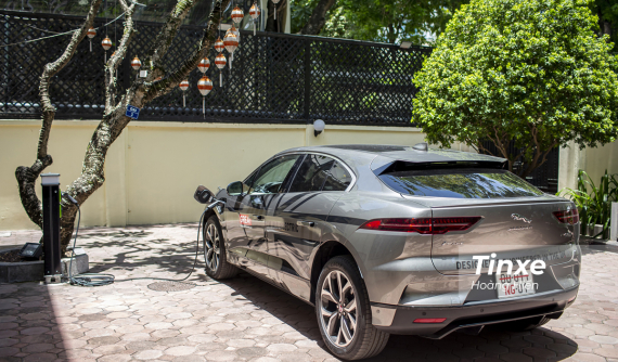 Những điểm nổi bật trên chiếc Jaguar i-Pace của ngài Đại sứ Anh tại Việt Nam