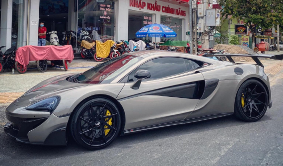Rời vòng tay của Tống Đông Khuê, siêu xe McLaren 570S về "làm dâu" ở Bến Tre