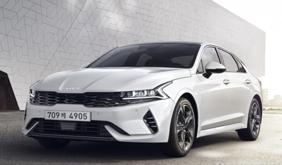 Kia K5 2022 ra mắt, thay đổi nhẹ trong thiết kế, trang bị và giá bán