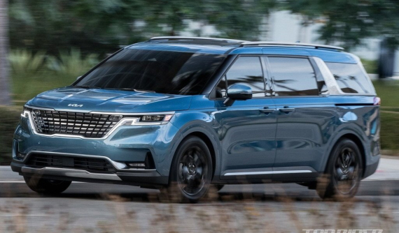 Kia Sedona 2022 trình làng, thêm logo và trang bị mới, giá tăng nhẹ