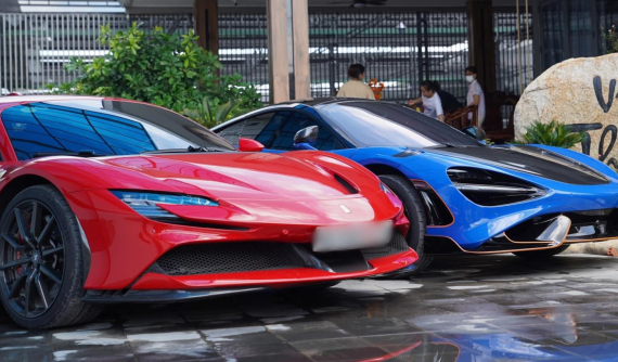 Bức ảnh phát ra "mùi tiền" của đại gia lan đột biến Củ Chi với McLaren 765LT đỗ cạnh Ferrari SF90 Stradale