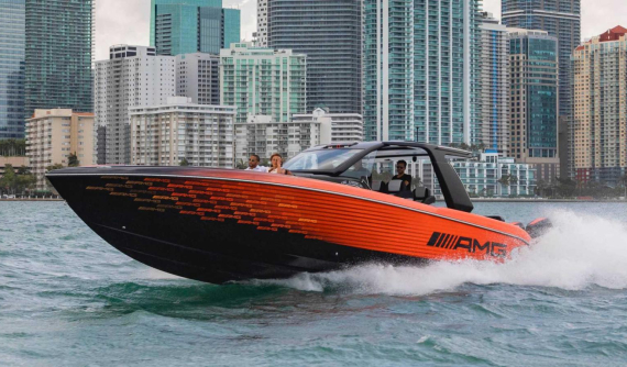 Cigarette Nighthawk AMG Black Series - Du thuyền thể thao mạnh 2.250 mã lực của Mercedes-AMG