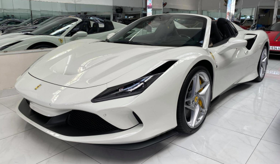 "Bạch mã" Ferrari F8 Spider độc nhất Việt Nam tìm chủ nhân