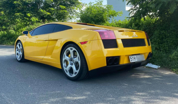 Video: Dù đã "lớn tuổi" nhưng siêu xe Lamborghini Gallardo vẫn khoe nội công rất uy lực