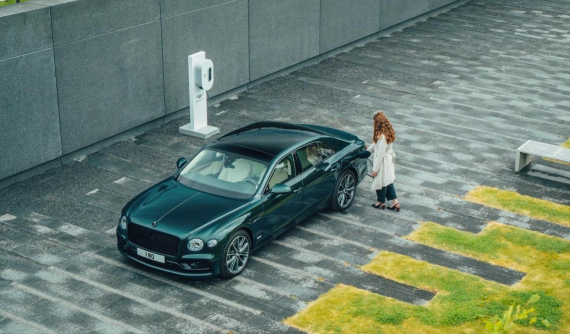 Bentley Flying Spur Plug-in Hybrid 2022: Đã sang trọng, lịch thiệp lại còn tiết kiệm nhiên liệu