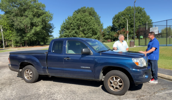 Chiếc bán tải Toyota Tacoma này đã chạy trên 2,44 triệu km trong hơn 13 năm qua