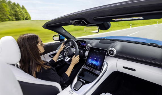 Mercedes-Benz hé lộ thiết kế của "xe dân chơi" Mercedes-AMG SL 2022 với nội thất 2+2