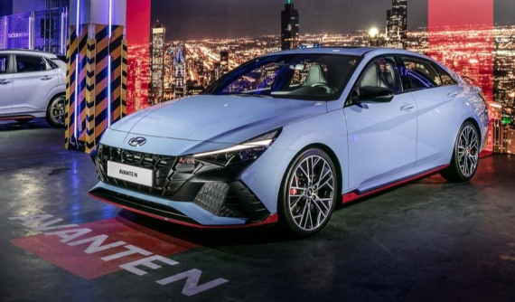 Cận cảnh thiết kế ngoài đời thực của "xe đua bình dân" Hyundai Elantra N 2022