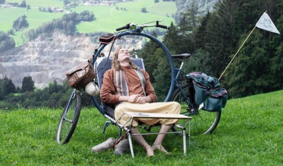 Chiếc xe đạp độc đáo này có thể biến hình thành lều cắm trại tiện ích