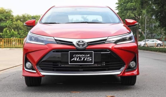 Toyota Corolla Altis lại giảm giá sâu tại các đại lý, giá bán thực tế chỉ từ 688 triệu đồng