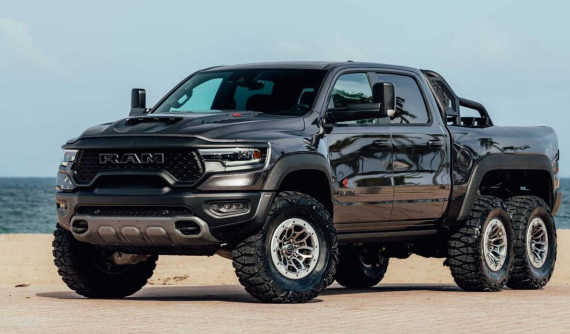Ram 1500 TRX 2021 biến hóa "quái vật 6 bánh hung dữ" với giá khởi điểm 5,75 tỷ đồng