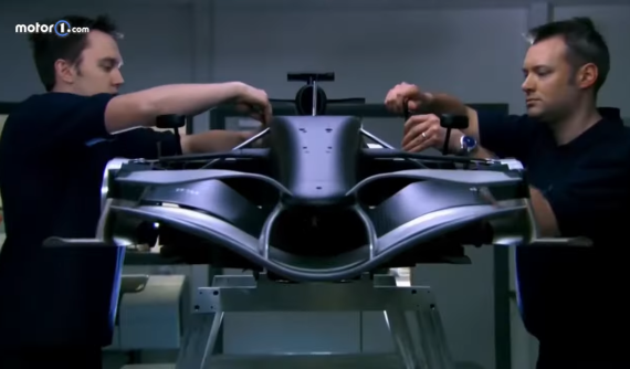 Cần bao nhiêu người và thời gian để chế tạo một chiếc xe đua F1?