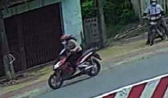 Bình Dương: Cô gái đi xe máy Honda Air Blade tăng ga bỏ chạy sau khi tông bị thương 1 cụ ông