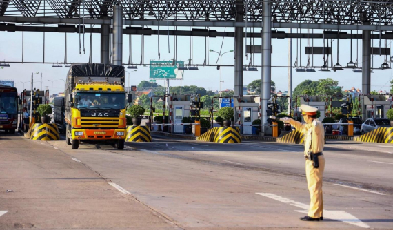 Hà Nội: Cho phép xe "luồng xanh" đi qua thành phố trong thời gian giãn cách, tạm thời cấm shipper