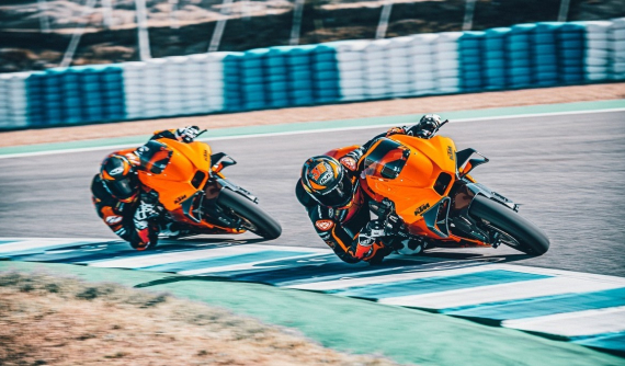 100 siêu mô tô KTM RC 8C bán hết veo chỉ sau đúng 4 phút 32 giây