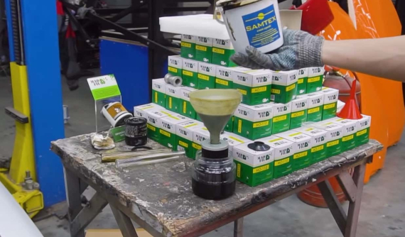 Theo dõi người Nga thử nghiệm biến dầu bẩn thành dầu sạch bằng 50 bộ lọc