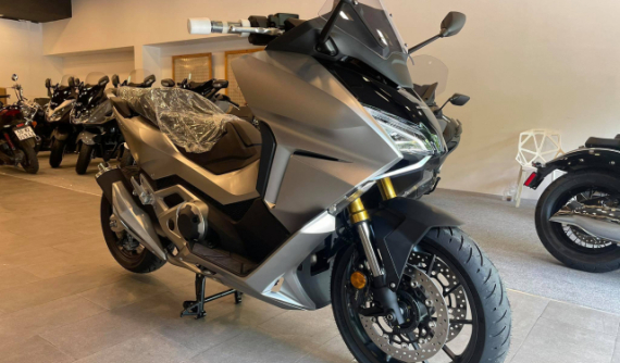 Tay ga "khủng bố" Honda Forza 750 thế hệ mới có mặt tại Việt Nam