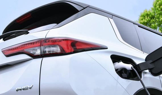 Mitsubishi Outlander PHEV 2022 rục rịch ra mắt với thiết kế mới