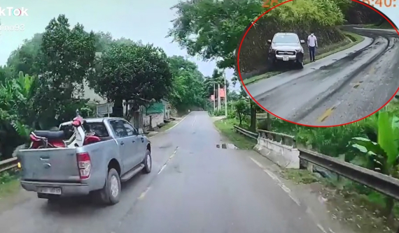 Video: Vượt ẩu trên đường đèo, lái xe Ford Ranger nhanh chóng trả giá đắt