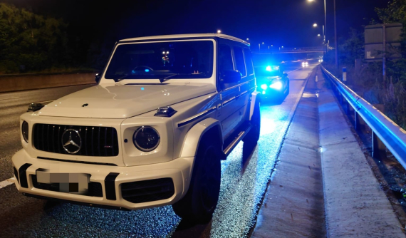 Viện lý do cần đi... vệ sinh, nữ tài xế lái Mercedes-AMG G63 ở vận tốc trung bình 182 km/h