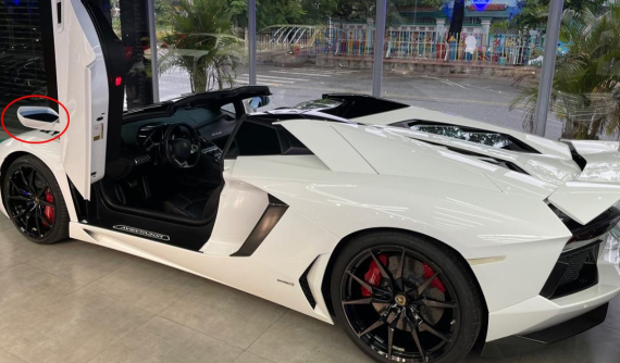 Chán màu xanh lá, Lamborghini Aventador Roadster được cho về bộ áo "zin" nhưng chi tiết này mới là quan trọng
