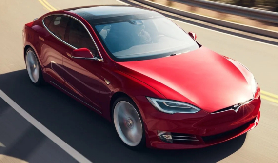 Tesla chấp nhận bồi thường 1,5 triệu USD cho khách hàng dùng Model S bị giới hạn dòng sạc và dung lượng pin