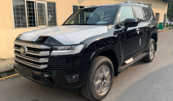 Toyota Land Cruiser 2022 đầu tiên về Việt Nam, nhập từ Nhật Bản, cắt đi nhiều trang bị