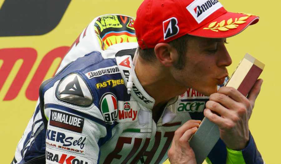Tay đua MotoGP nổi tiếng Valentino Rossi xác nhận từ giã sự nghiệp