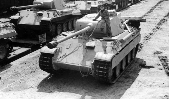 Cụ ông 84 tuổi bị phạt 6,7 tỷ đồng vì cất giấu một chiếc xe tăng từ Thế chiến II dưới hầm nhà