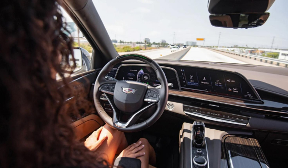 Ford và GM "đánh nhau" vì bản quyền tên công nghệ hỗ trợ người lái