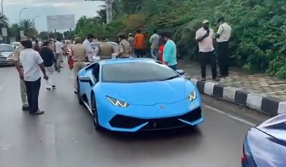 Video: 11 chiếc xe sang và siêu xe trốn thuế bị cảnh sát tịch thu khi tham gia một buổi gặp mặt